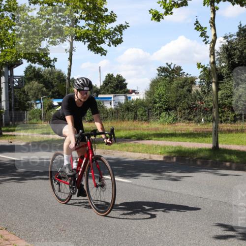 10.08.2025 - GEWOBA Citytriathlon Bremen Yannick Fuchs http://msf.ph/oto/8544495 10.08.2025 14:51:11 Radfahren 338, 379, 399, 411, 470, 494 meine-sportfotos.de
