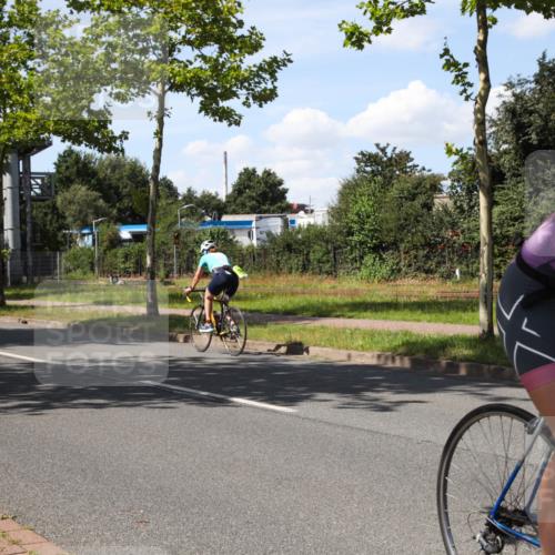 10.08.2025 - GEWOBA Citytriathlon Bremen Yannick Fuchs http://msf.ph/oto/8544512 10.08.2025 14:51:20 Radfahren 212, 338, 379, 399, 411, 468, 470, 492, 494 meine-sportfotos.de