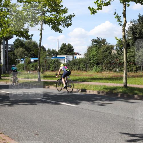 10.08.2025 - GEWOBA Citytriathlon Bremen Yannick Fuchs http://msf.ph/oto/8544515 10.08.2025 14:51:21 Radfahren 212, 338, 379, 399, 411, 468, 470, 492, 494 meine-sportfotos.de