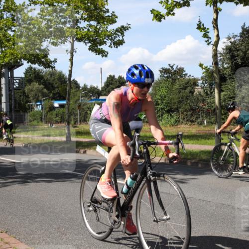 10.08.2025 - GEWOBA Citytriathlon Bremen Yannick Fuchs http://msf.ph/oto/8544530 10.08.2025 14:51:28 Radfahren 212, 338, 374, 399, 468, 492 meine-sportfotos.de