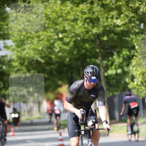 10.08.2025 - GEWOBA Citytriathlon Bremen Yannick Fuchs http://msf.ph/oto/8544573 10.08.2025 12:55:07 Radfahren 563, 591, 632, 714, 728, 761, 766, 781, 794, 877, 1015, 1029 meine-sportfotos.de