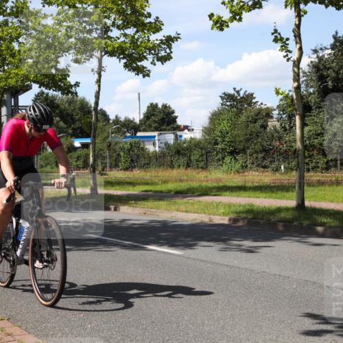 10.08.2025 - GEWOBA Citytriathlon Bremen Yannick Fuchs http://msf.ph/oto/8544598 10.08.2025 14:52:19 Radfahren 315, 321, 327, 347, 361, 381, 412, 439, 469, 496, 520 meine-sportfotos.de