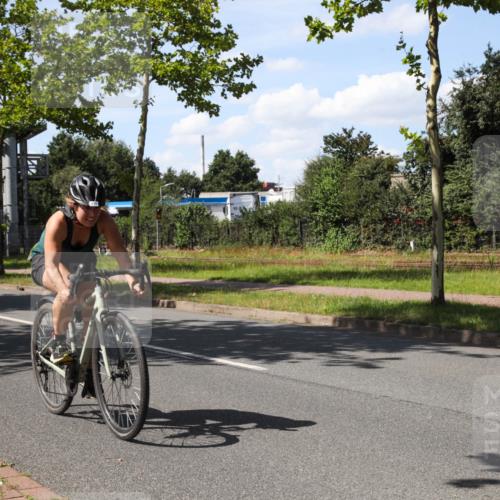 10.08.2025 - GEWOBA Citytriathlon Bremen Yannick Fuchs http://msf.ph/oto/8544626 10.08.2025 14:52:30 Radfahren 327, 329, 347, 361, 381, 439, 469, 496, 520 meine-sportfotos.de