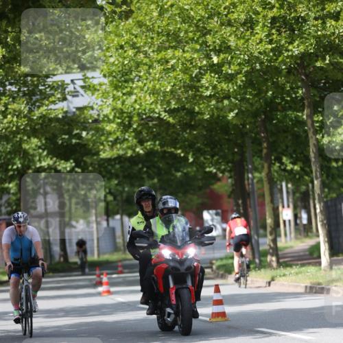 10.08.2025 - GEWOBA Citytriathlon Bremen Yannick Fuchs http://msf.ph/oto/8544691 10.08.2025 12:55:13 Radfahren 563, 696, 714, 761, 766, 794, 877, 1015 meine-sportfotos.de