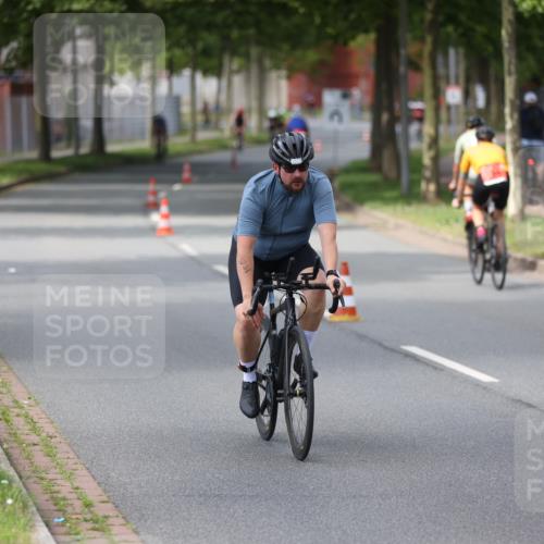 10.08.2025 - GEWOBA Citytriathlon Bremen Yannick Fuchs http://msf.ph/oto/8544746 10.08.2025 12:55:29 Radfahren 658, 696, 729, 804, 843, 880, 982, 1033 meine-sportfotos.de