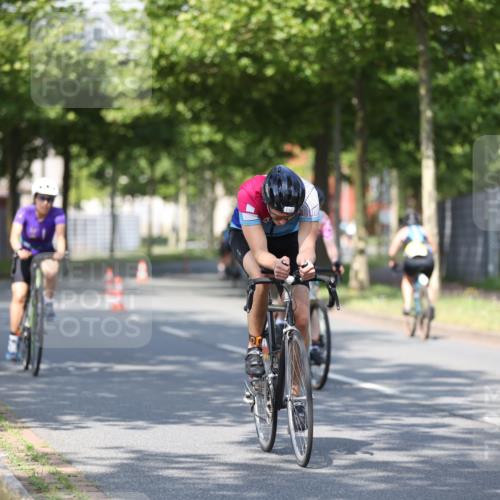 10.08.2025 - GEWOBA Citytriathlon Bremen Yannick Fuchs http://msf.ph/oto/8544757 10.08.2025 10:58:50 Radfahren 57, 191, 450 meine-sportfotos.de