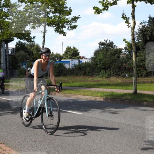 10.08.2025 - GEWOBA Citytriathlon Bremen Yannick Fuchs http://msf.ph/oto/8544801 10.08.2025 14:54:15 Radfahren 206, 324, 362, 433, 434, 454, 473, 475, 485, 508, 519 meine-sportfotos.de