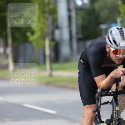 10.08.2025 - GEWOBA Citytriathlon Bremen Yannick Fuchs http://msf.ph/oto/8544814 10.08.2025 12:55:48 Radfahren 636, 658, 729, 779, 804, 843, 880, 883, 890, 896 meine-sportfotos.de