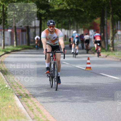 10.08.2025 - GEWOBA Citytriathlon Bremen Yannick Fuchs http://msf.ph/oto/8544817 10.08.2025 12:55:49 Radfahren 636, 658, 729, 765, 779, 804, 843, 880, 883, 890, 896 meine-sportfotos.de