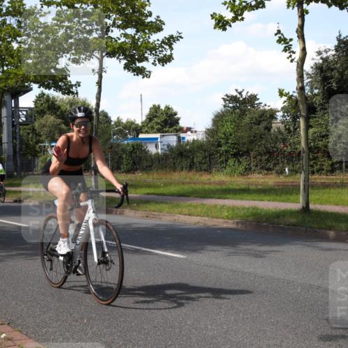 10.08.2025 - GEWOBA Citytriathlon Bremen Yannick Fuchs http://msf.ph/oto/8544878 10.08.2025 14:55:15 Radfahren 284, 424, 430, 443, 450, 451, 465, 511, 524 meine-sportfotos.de