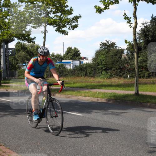 10.08.2025 - GEWOBA Citytriathlon Bremen Yannick Fuchs http://msf.ph/oto/8544885 10.08.2025 14:55:26 Radfahren 284, 443, 465, 511, 530 meine-sportfotos.de