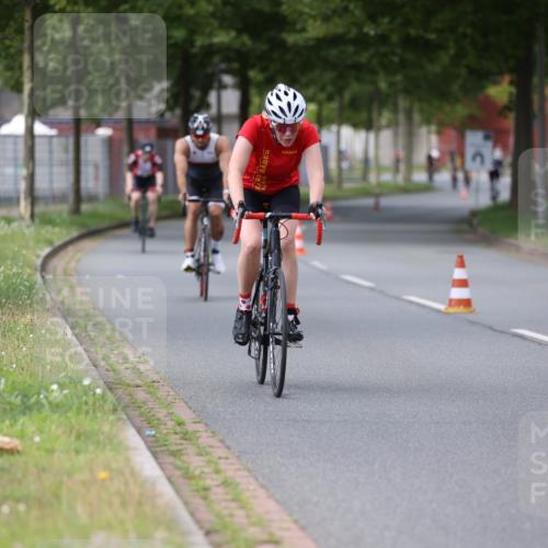10.08.2025 - GEWOBA Citytriathlon Bremen Yannick Fuchs http://msf.ph/oto/8544903 10.08.2025 12:56:07 Radfahren 589, 662, 765, 784, 883, 896, 1024, 1025 meine-sportfotos.de