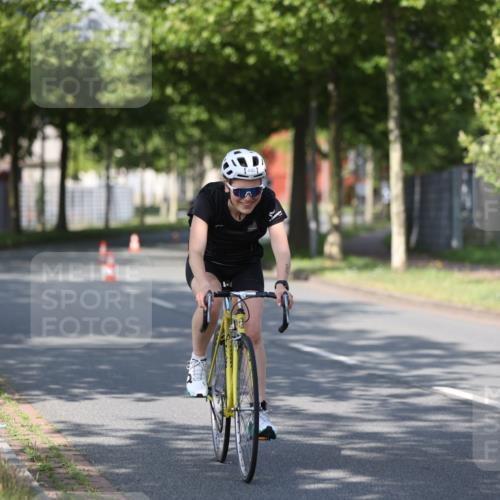 10.08.2025 - GEWOBA Citytriathlon Bremen Yannick Fuchs http://msf.ph/oto/8544913 10.08.2025 11:01:35 Radfahren 37, 87, 199, 440, 481 meine-sportfotos.de