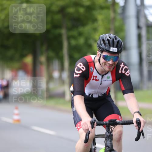 10.08.2025 - GEWOBA Citytriathlon Bremen Yannick Fuchs http://msf.ph/oto/8544947 10.08.2025 12:56:11 Radfahren 589, 662, 764, 765, 784, 844, 1024, 1025 meine-sportfotos.de