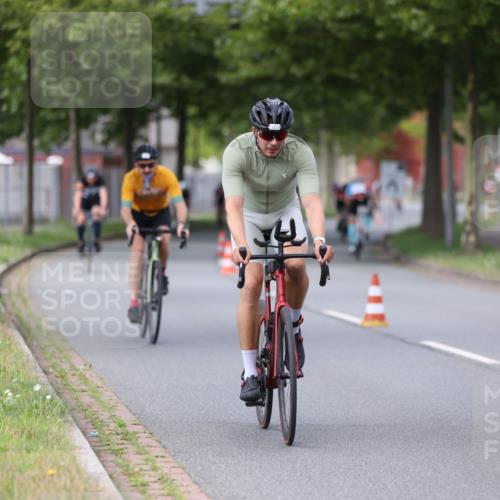 10.08.2025 - GEWOBA Citytriathlon Bremen Yannick Fuchs http://msf.ph/oto/8544984 10.08.2025 12:56:20 Radfahren 555, 567, 589, 662, 678, 721, 764, 784, 814, 844 meine-sportfotos.de