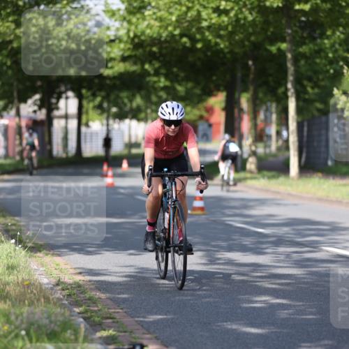 10.08.2025 - GEWOBA Citytriathlon Bremen Yannick Fuchs http://msf.ph/oto/8545001 10.08.2025 11:02:28 Radfahren 61, 195, 237, 484 meine-sportfotos.de