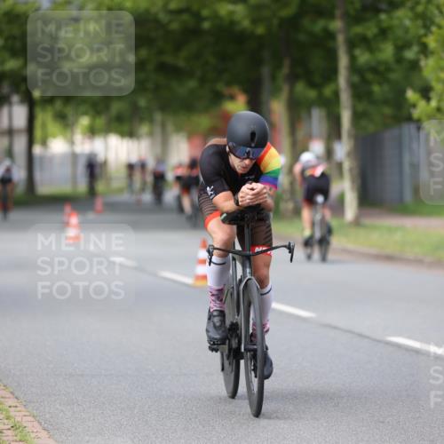 10.08.2025 - GEWOBA Citytriathlon Bremen Yannick Fuchs http://msf.ph/oto/8545063 10.08.2025 12:56:27 Radfahren 555, 567, 589, 678, 706, 721, 737, 749, 764, 772, 782, 814, 831, 844 meine-sportfotos.de