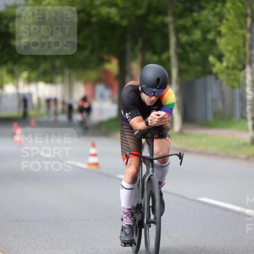 10.08.2025 - GEWOBA Citytriathlon Bremen Yannick Fuchs http://msf.ph/oto/8545066 10.08.2025 12:56:27 Radfahren 555, 567, 589, 678, 706, 721, 737, 749, 764, 772, 782, 814, 831, 844 meine-sportfotos.de
