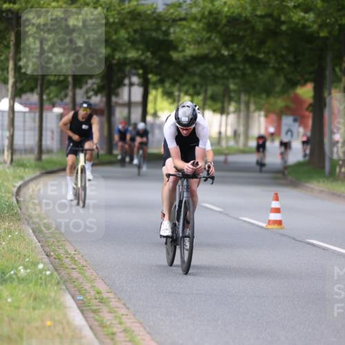 10.08.2025 - GEWOBA Citytriathlon Bremen Yannick Fuchs http://msf.ph/oto/8545108 10.08.2025 12:56:31 Radfahren 555, 567, 678, 706, 721, 737, 749, 764, 772, 782, 814, 831, 844 meine-sportfotos.de