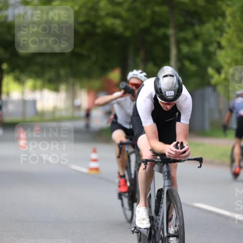 10.08.2025 - GEWOBA Citytriathlon Bremen Yannick Fuchs http://msf.ph/oto/8545113 10.08.2025 12:56:32 Radfahren 555, 567, 678, 706, 721, 737, 749, 764, 772, 782, 814, 831, 844 meine-sportfotos.de