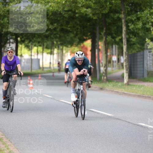 10.08.2025 - GEWOBA Citytriathlon Bremen Yannick Fuchs http://msf.ph/oto/8545138 10.08.2025 12:56:35 Radfahren 555, 567, 678, 706, 721, 737, 749, 772, 782, 814, 815, 831, 844 meine-sportfotos.de