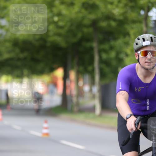 10.08.2025 - GEWOBA Citytriathlon Bremen Yannick Fuchs http://msf.ph/oto/8545167 10.08.2025 12:56:37 Radfahren 555, 567, 597, 678, 706, 721, 737, 749, 772, 782, 814, 815, 831 meine-sportfotos.de