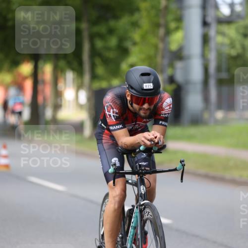 10.08.2025 - GEWOBA Citytriathlon Bremen Yannick Fuchs http://msf.ph/oto/8545206 10.08.2025 12:56:45 Radfahren 597, 706, 737, 749, 755, 772, 782, 815, 830, 831, 1014 meine-sportfotos.de