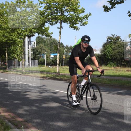 10.08.2025 - GEWOBA Citytriathlon Bremen Yannick Fuchs http://msf.ph/oto/8545217 10.08.2025 10:03:01 Radfahren  meine-sportfotos.de