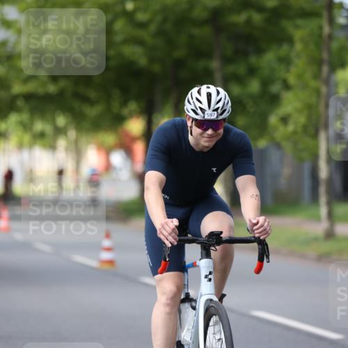10.08.2025 - GEWOBA Citytriathlon Bremen Yannick Fuchs http://msf.ph/oto/8545227 10.08.2025 12:56:48 Radfahren 597, 672, 706, 749, 755, 772, 782, 815, 830, 913, 1014 meine-sportfotos.de
