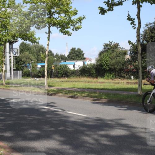 10.08.2025 - GEWOBA Citytriathlon Bremen Yannick Fuchs http://msf.ph/oto/8545229 10.08.2025 10:22:47 Radfahren  meine-sportfotos.de