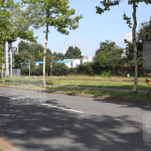 10.08.2025 - GEWOBA Citytriathlon Bremen Yannick Fuchs http://msf.ph/oto/8545293 10.08.2025 10:26:30 Radfahren 395, 487 meine-sportfotos.de