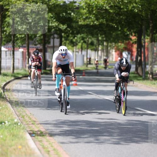 10.08.2025 - GEWOBA Citytriathlon Bremen Yannick Fuchs http://msf.ph/oto/8545318 10.08.2025 12:57:04 Radfahren 559, 672, 723, 730, 755, 758, 830, 879, 913, 940, 969, 1003, 1014 meine-sportfotos.de