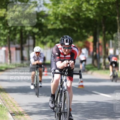 10.08.2025 - GEWOBA Citytriathlon Bremen Yannick Fuchs http://msf.ph/oto/8545343 10.08.2025 12:57:06 Radfahren 559, 672, 723, 730, 755, 758, 830, 849, 879, 913, 940, 969, 1003, 1014 meine-sportfotos.de