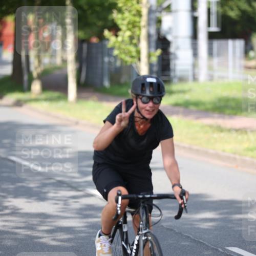 10.08.2025 - GEWOBA Citytriathlon Bremen Yannick Fuchs http://msf.ph/oto/8545383 10.08.2025 11:05:53 Radfahren 179, 217 meine-sportfotos.de