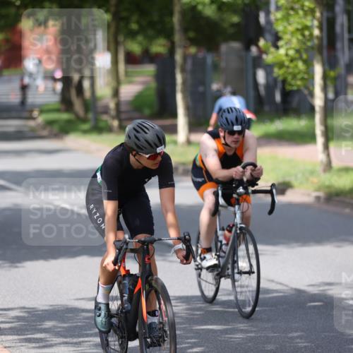 10.08.2025 - GEWOBA Citytriathlon Bremen Yannick Fuchs http://msf.ph/oto/8545395 10.08.2025 12:57:16 Radfahren 559, 572, 723, 730, 758, 849, 879, 892, 900, 940, 969, 1003 meine-sportfotos.de