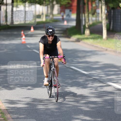 10.08.2025 - GEWOBA Citytriathlon Bremen Yannick Fuchs http://msf.ph/oto/8545399 10.08.2025 11:06:05 Radfahren 17 meine-sportfotos.de