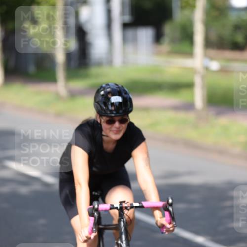 10.08.2025 - GEWOBA Citytriathlon Bremen Yannick Fuchs http://msf.ph/oto/8545417 10.08.2025 11:06:07 Radfahren 17 meine-sportfotos.de