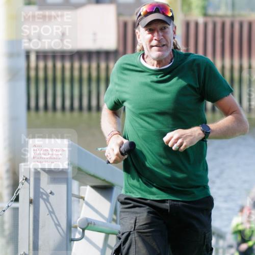 10.08.2025 - GEWOBA Citytriathlon Bremen H.Heesch http://msf.ph/oto/8545449 10.08.2025 10:14:48 Schwimmen 374, 375, 391, 398, 438, 507 meine-sportfotos.de