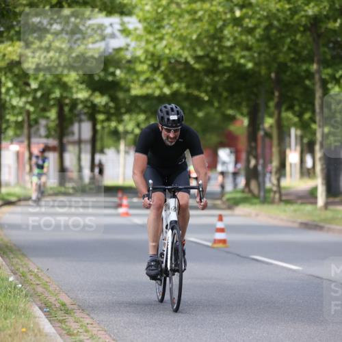 10.08.2025 - GEWOBA Citytriathlon Bremen Yannick Fuchs http://msf.ph/oto/8545499 10.08.2025 12:58:40 Radfahren 609, 762, 795, 802, 870, 910 meine-sportfotos.de