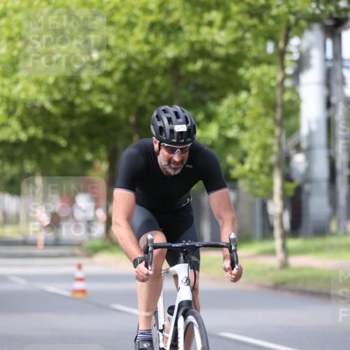10.08.2025 - GEWOBA Citytriathlon Bremen Yannick Fuchs http://msf.ph/oto/8545505 10.08.2025 12:58:41 Radfahren 609, 762, 795, 802, 870, 885, 910, 921 meine-sportfotos.de
