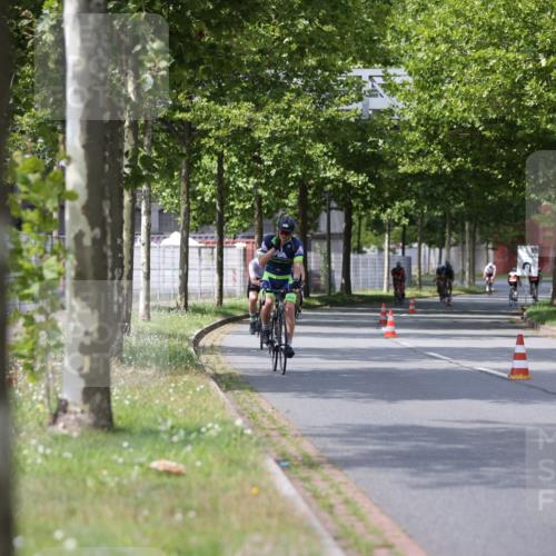 10.08.2025 - GEWOBA Citytriathlon Bremen Yannick Fuchs http://msf.ph/oto/8545524 10.08.2025 12:58:43 Radfahren 602, 609, 705, 762, 795, 802, 870, 885, 910, 921 meine-sportfotos.de