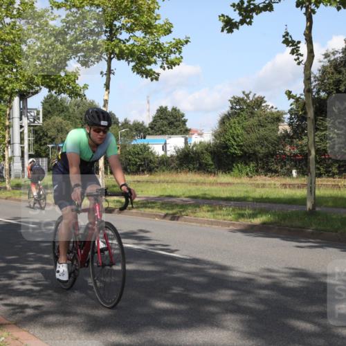 10.08.2025 - GEWOBA Citytriathlon Bremen Yannick Fuchs http://msf.ph/oto/8545547 10.08.2025 10:32:33 Radfahren 349, 354, 406, 408, 426, 432, 473, 483, 502 meine-sportfotos.de