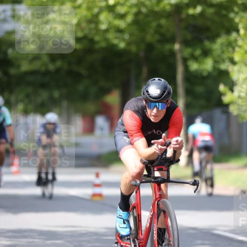 10.08.2025 - GEWOBA Citytriathlon Bremen Yannick Fuchs http://msf.ph/oto/8545617 10.08.2025 12:58:50 Radfahren 602, 609, 705, 762, 795, 802, 870, 885, 910, 921, 1038 meine-sportfotos.de