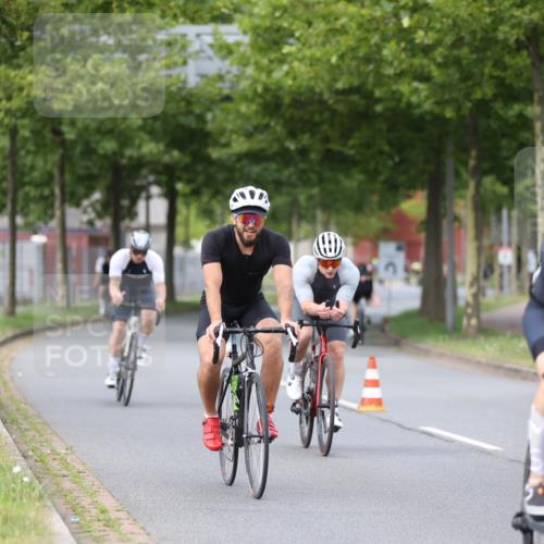 10.08.2025 - GEWOBA Citytriathlon Bremen Yannick Fuchs http://msf.ph/oto/8545672 10.08.2025 12:59:18 Radfahren 596, 606, 611, 709, 710, 846, 899, 975, 978 meine-sportfotos.de