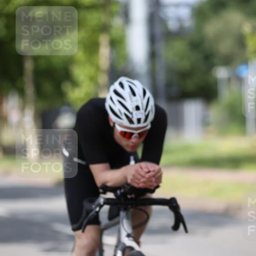 10.08.2025 - GEWOBA Citytriathlon Bremen Yannick Fuchs http://msf.ph/oto/8545701 10.08.2025 12:01:00 Radfahren 579 meine-sportfotos.de