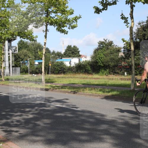 10.08.2025 - GEWOBA Citytriathlon Bremen Yannick Fuchs http://msf.ph/oto/8545702 10.08.2025 10:34:28 Radfahren 213, 358, 456, 500 meine-sportfotos.de