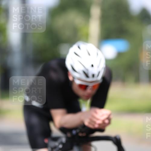 10.08.2025 - GEWOBA Citytriathlon Bremen Yannick Fuchs http://msf.ph/oto/8545704 10.08.2025 12:01:00 Radfahren 579 meine-sportfotos.de