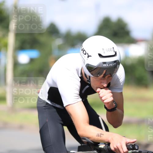 10.08.2025 - GEWOBA Citytriathlon Bremen Yannick Fuchs http://msf.ph/oto/8545728 10.08.2025 12:01:07 Radfahren 579 meine-sportfotos.de