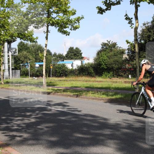 10.08.2025 - GEWOBA Citytriathlon Bremen Yannick Fuchs http://msf.ph/oto/8545732 10.08.2025 10:34:42 Radfahren 21, 129, 147, 213, 358, 413, 442, 500 meine-sportfotos.de