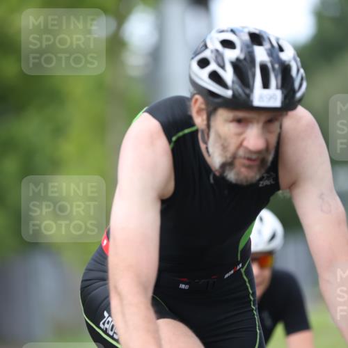 10.08.2025 - GEWOBA Citytriathlon Bremen Yannick Fuchs http://msf.ph/oto/8545736 10.08.2025 12:59:31 Radfahren 595, 606, 611, 710, 846, 899, 975, 978 meine-sportfotos.de